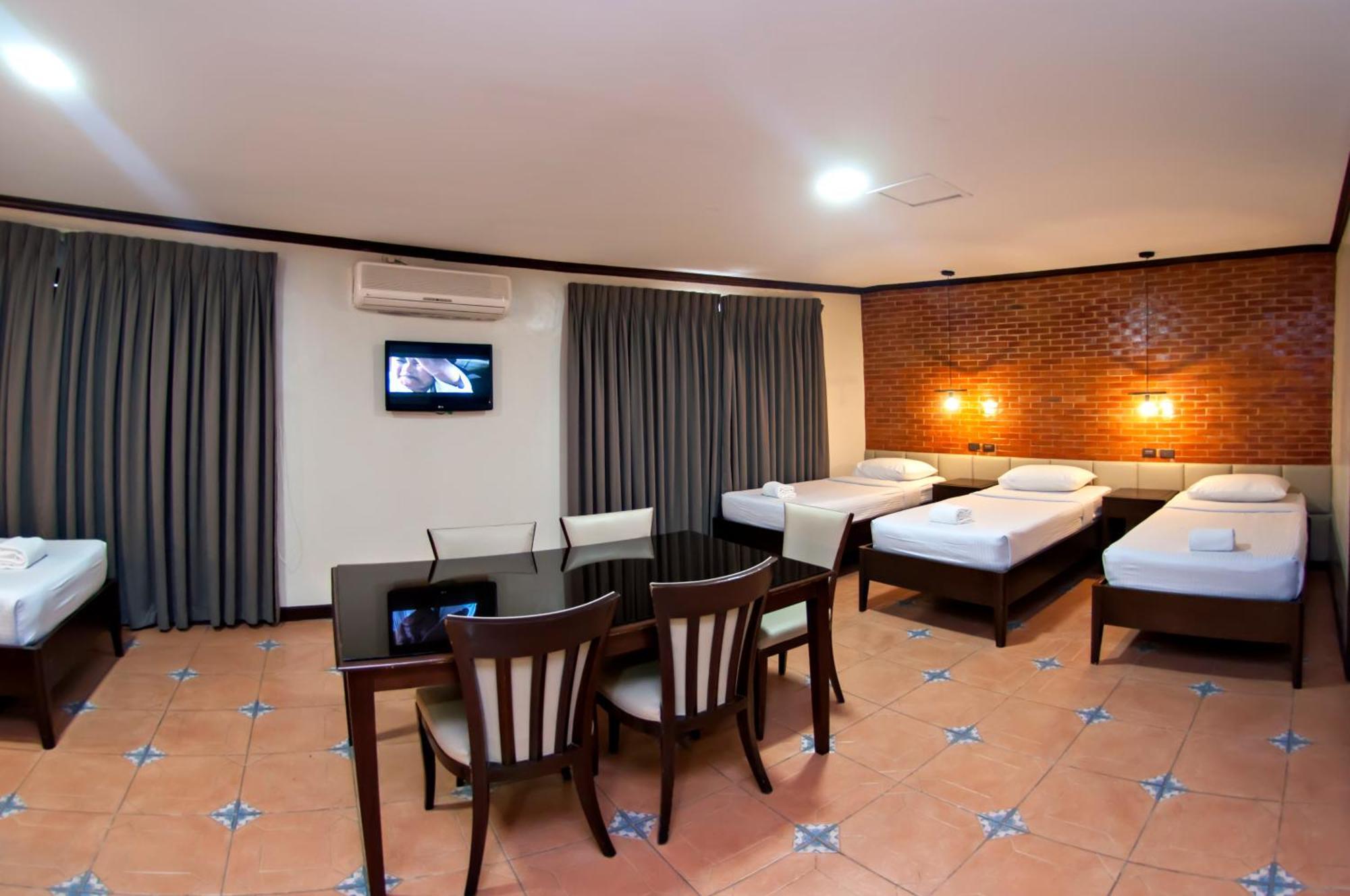 Vigan Plaza Hotel Екстер'єр фото