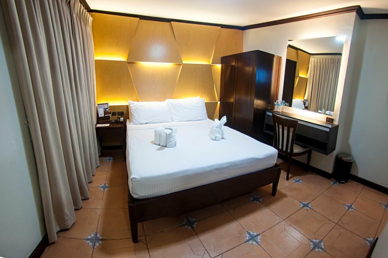 Vigan Plaza Hotel Екстер'єр фото