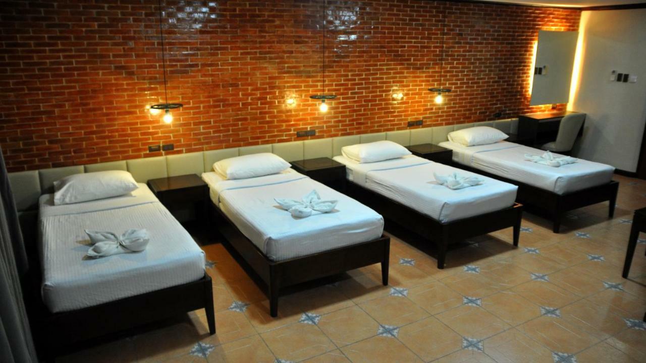 Vigan Plaza Hotel Екстер'єр фото