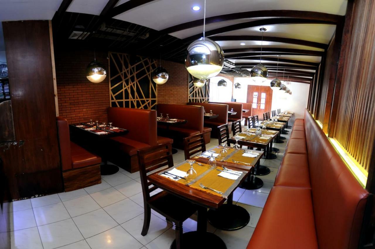 Vigan Plaza Hotel Екстер'єр фото