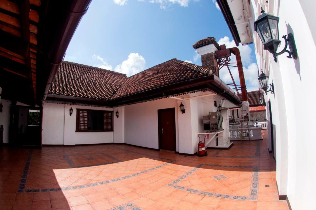 Vigan Plaza Hotel Екстер'єр фото